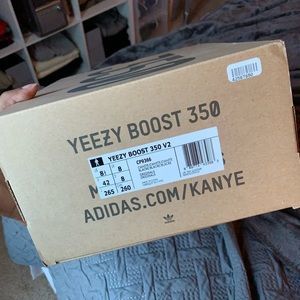 Yeezy Boost 350 box